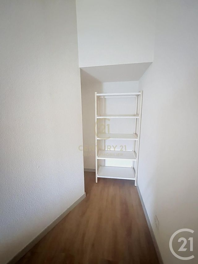 Appartement F2 à louer - 2 pièces - 25.0 m2 - RENNES - 35 - BRETAGNE - Century 21 Reine Immobilier