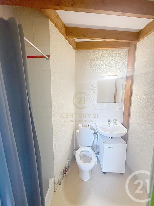 Appartement F2 à louer - 2 pièces - 25.0 m2 - RENNES - 35 - BRETAGNE - Century 21 Reine Immobilier
