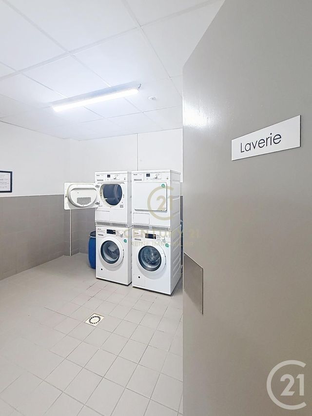 Appartement T2 à louer - 2 pièces - 40.85 m2 - RENNES - 35 - BRETAGNE - Century 21 Reine Immobilier