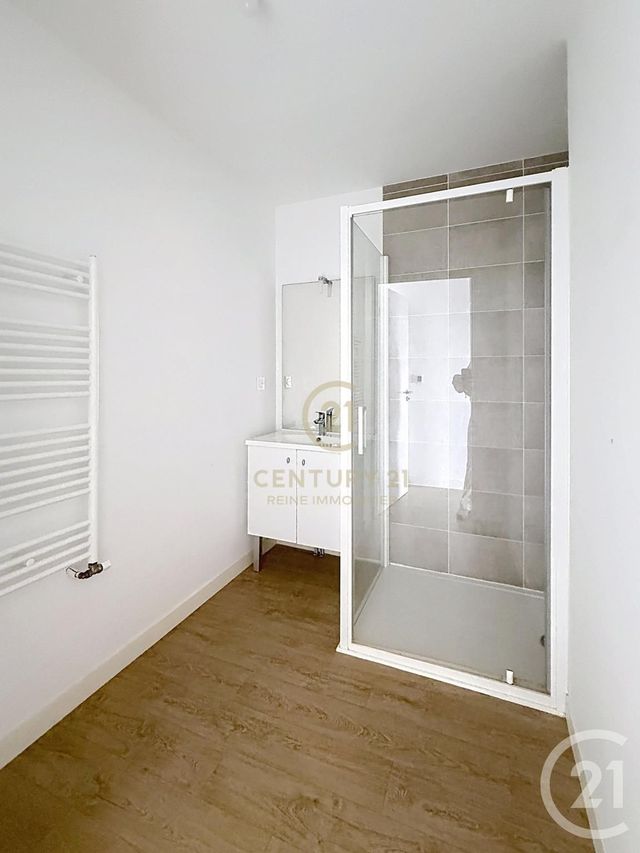 Appartement T2 à louer - 2 pièces - 40.85 m2 - RENNES - 35 - BRETAGNE - Century 21 Reine Immobilier