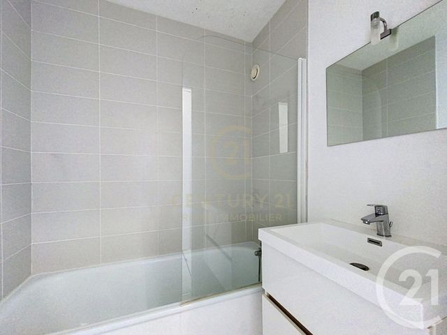 Appartement F1 à vendre - 1 pièce - 27.61 m2 - 35 - BRETAGNE - Century 21 Reine Immobilier